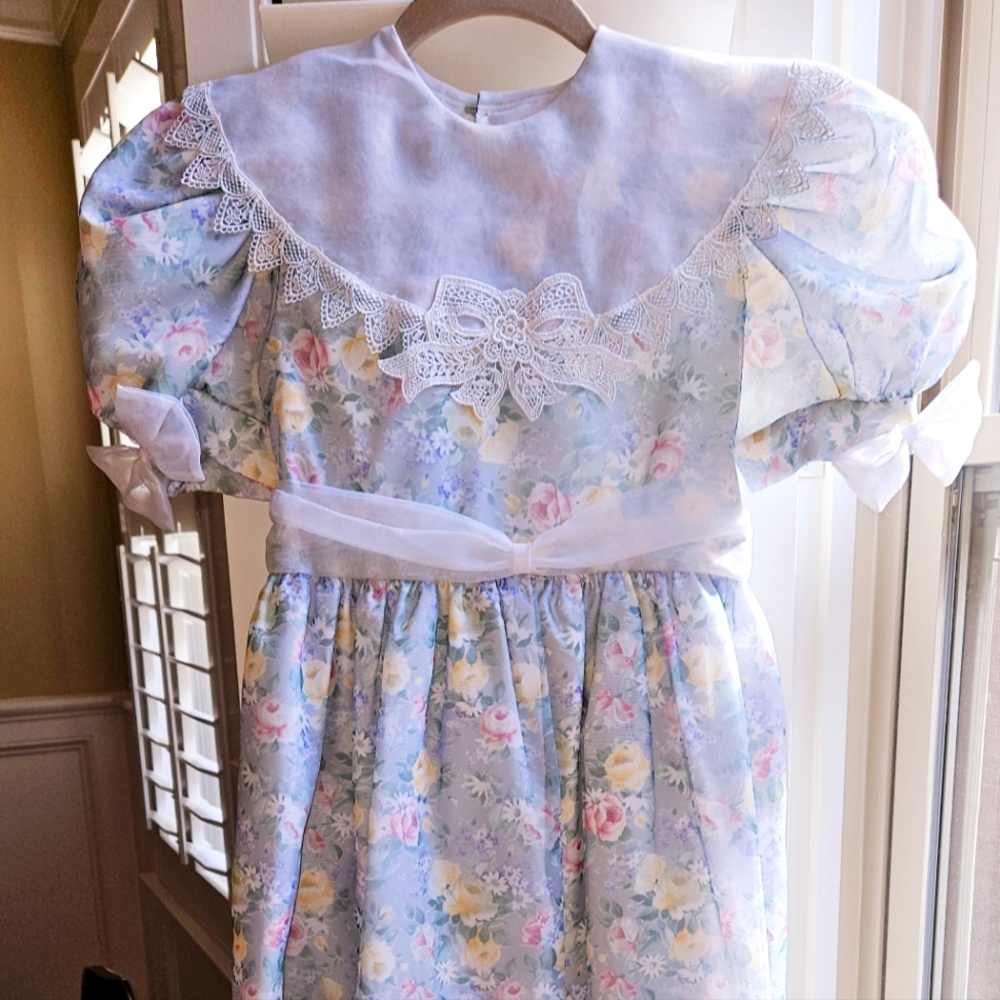 REDUCED! Jayne Copeland Pale Green Floral Elegant Dress